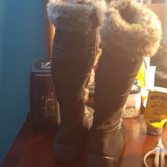 Snow shoes - Picture 3 of 3